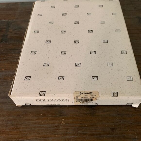 Figi Frames White Ceramic Baby Frame - Picture 3 of 3